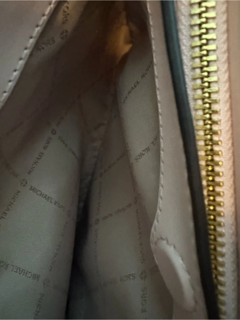 MICHAEL KORS Pink Crossbody Bag with Gold-Tone Hardware